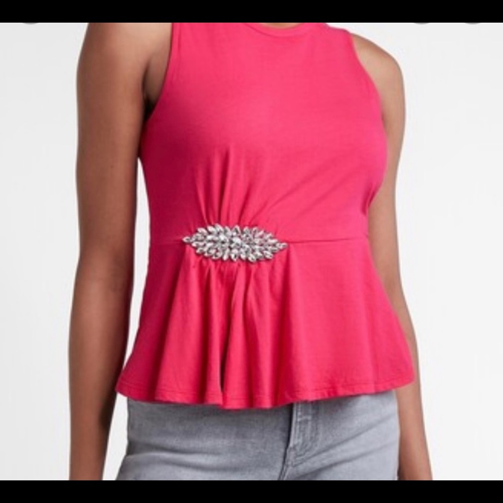 Express! Cute pink top w it’s bling bling on hip Express top